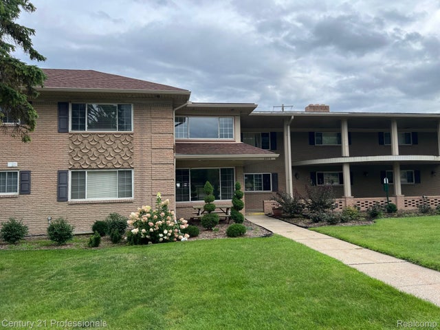 2375 Walton Boulevard 8, Rochester Hills city