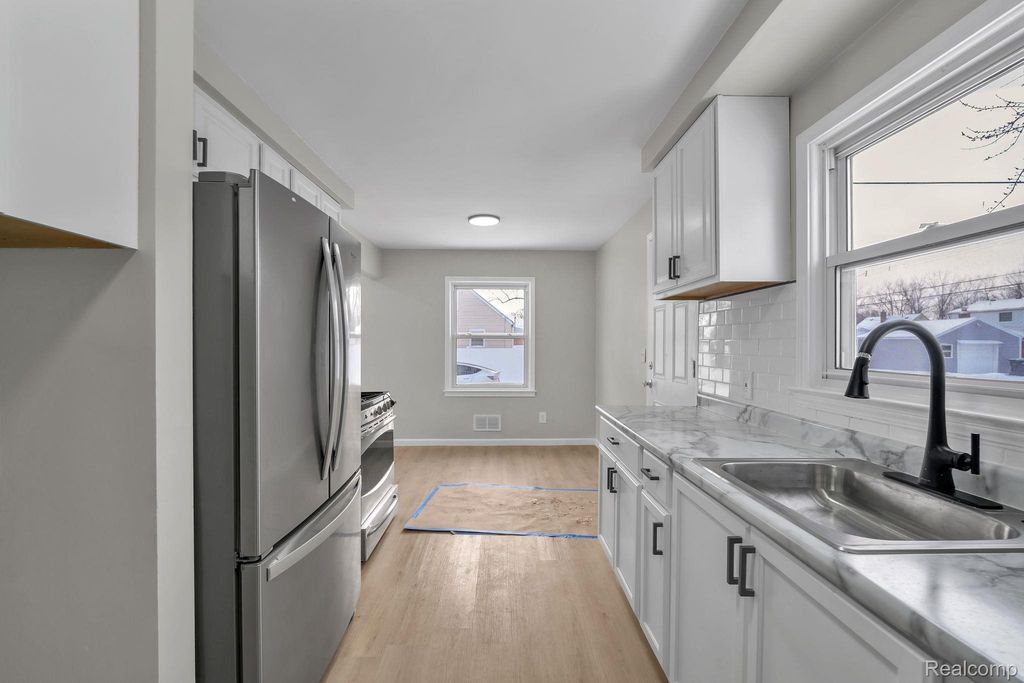 17205 Anne Avenue, Allen Park city