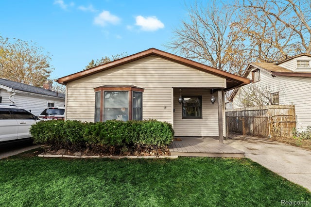 1019 E Hayes Avenue E, Hazel Park city