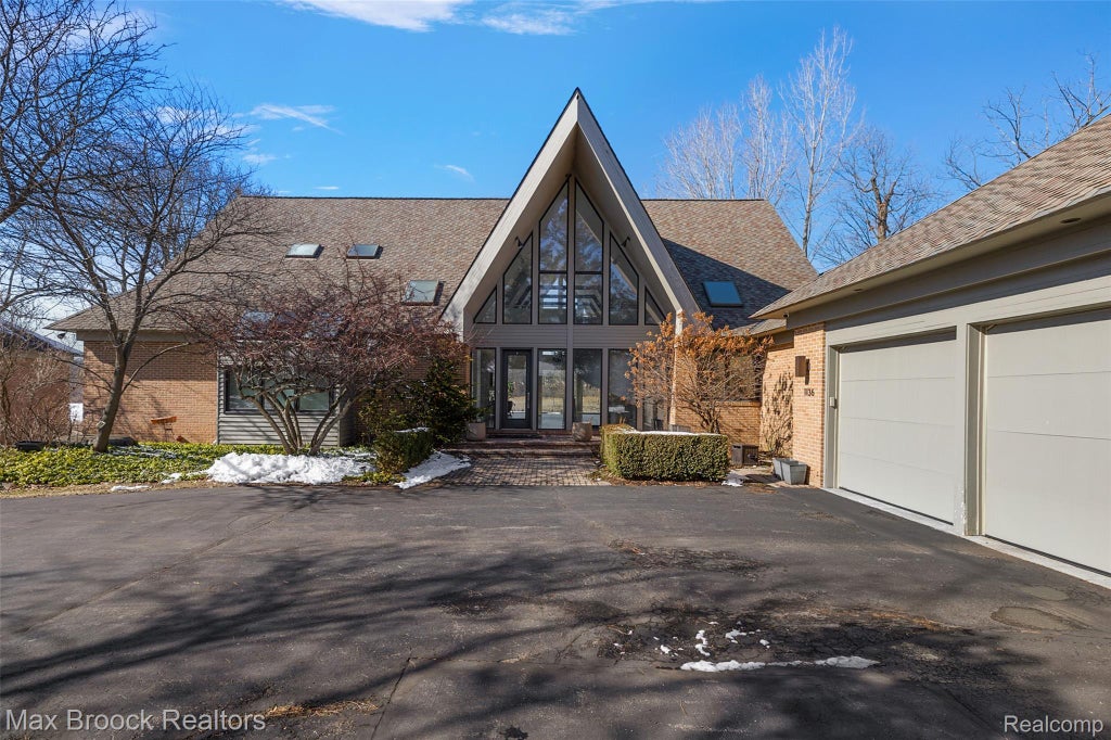 1136 Norminister End, Bloomfield charter township