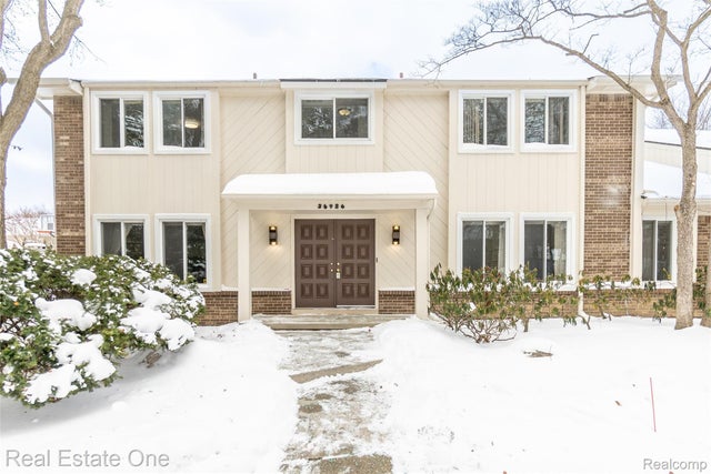 36926 Fox Glen, Farmington Hills city