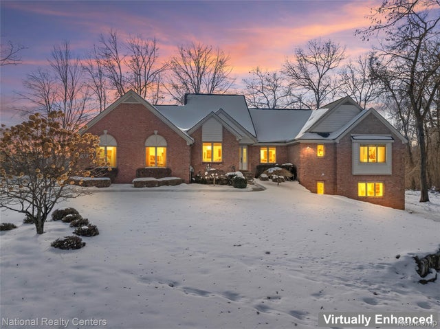 2021 Serenity Way, Commerce charter township