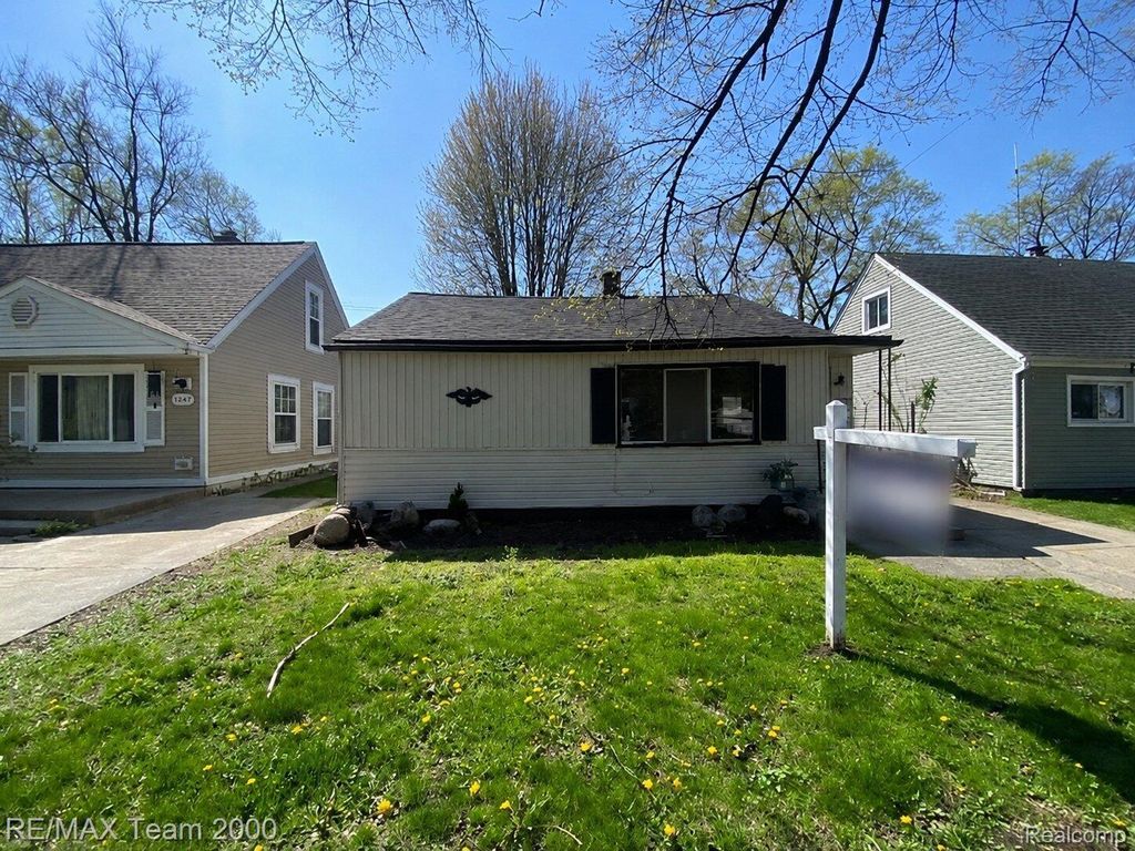 1236 E Evelyn Avenue, Hazel Park city