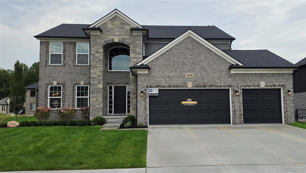 24092 Sawgrass Drive, Macomb