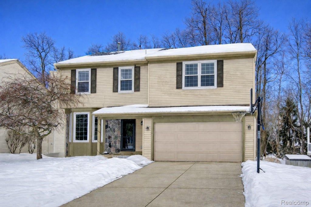 1564 Chelsea Circle, Hartland township