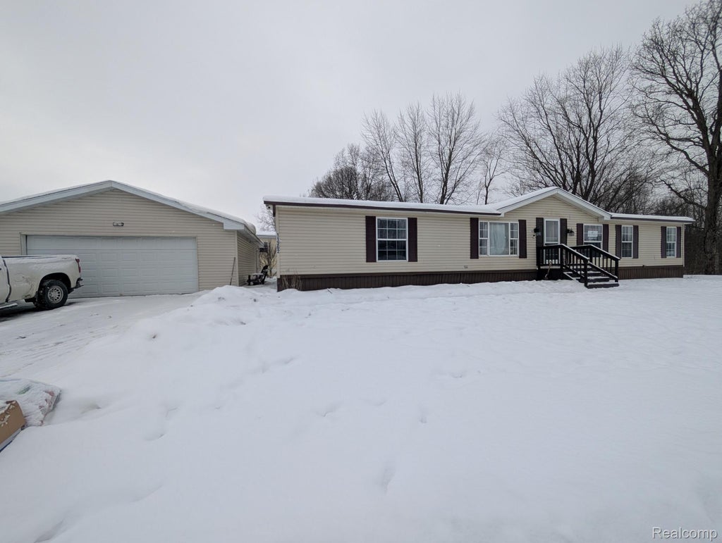 11362 N Lake Drive, Fenton charter township