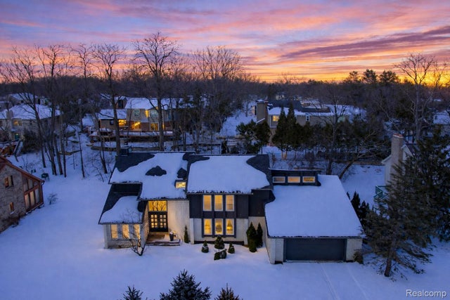 5292 Pond Bluff Drive, West Bloomfield charter township