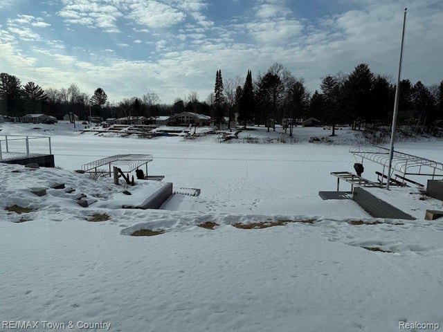 4415 Baker Road, Clement township