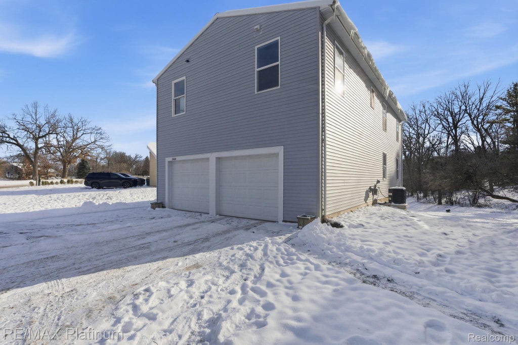 2424 Fisher Road, Howell township