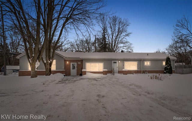 8535 Andersonville Road, Springfield charter township