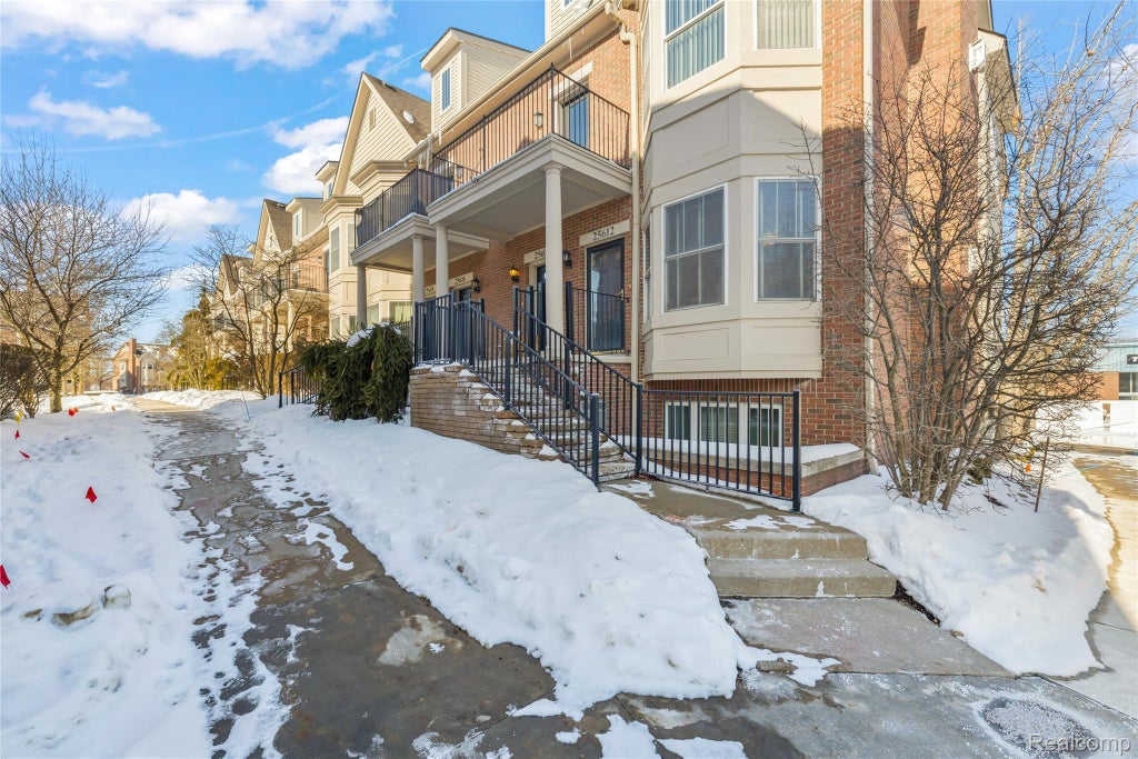 25612 Portico Lane, Novi city