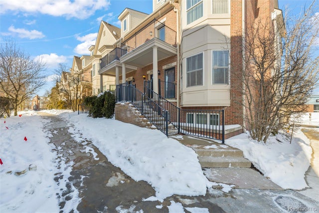 25612 Portico Lane, Novi city