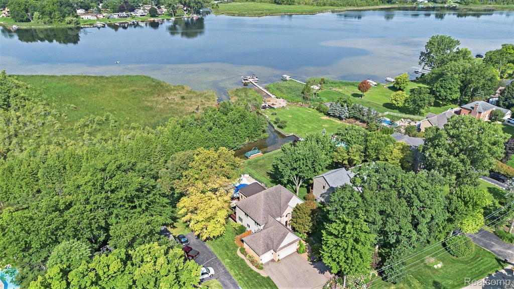 4973 Parview Drive, Independence charter township