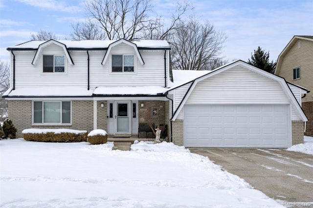 45900 Gainsborough Drive, Canton charter township