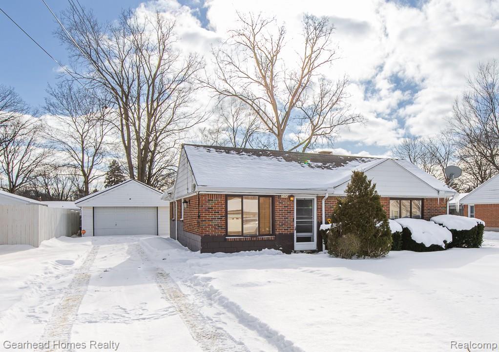 2340 Rollins Street, Grand Blanc charter township