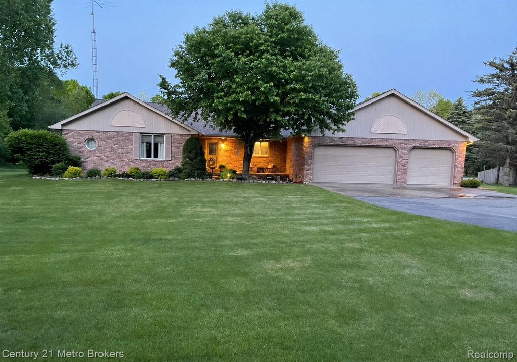 5464 N Seymour Road, Flushing charter township