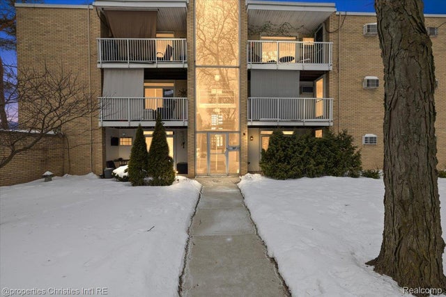 4921 Crooks Road, Royal Oak charter township