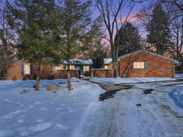 1063 Avon Circle E, Rochester Hills city