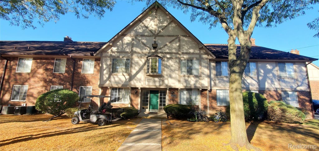 30224 Southfield Road, Southfield city