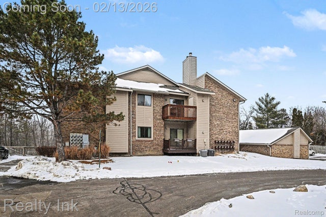 11797 Sycamore Drive 58, Plymouth charter township