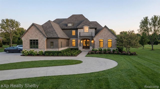 1055 E Avon Road, Rochester Hills city