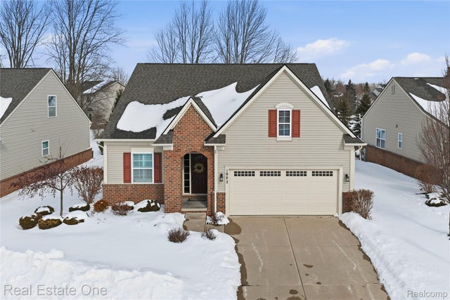 1082 Paddock Drive, South Lyon city