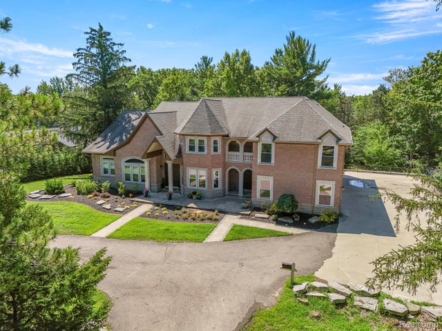 41901 8 Mile Road, Northville city