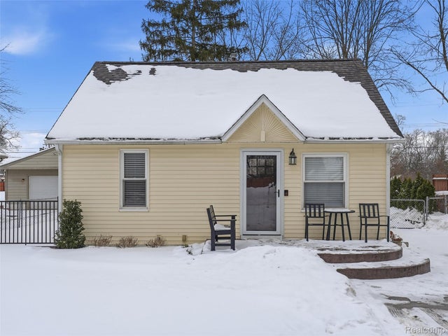 47300 Burton Drive, Shelby charter township