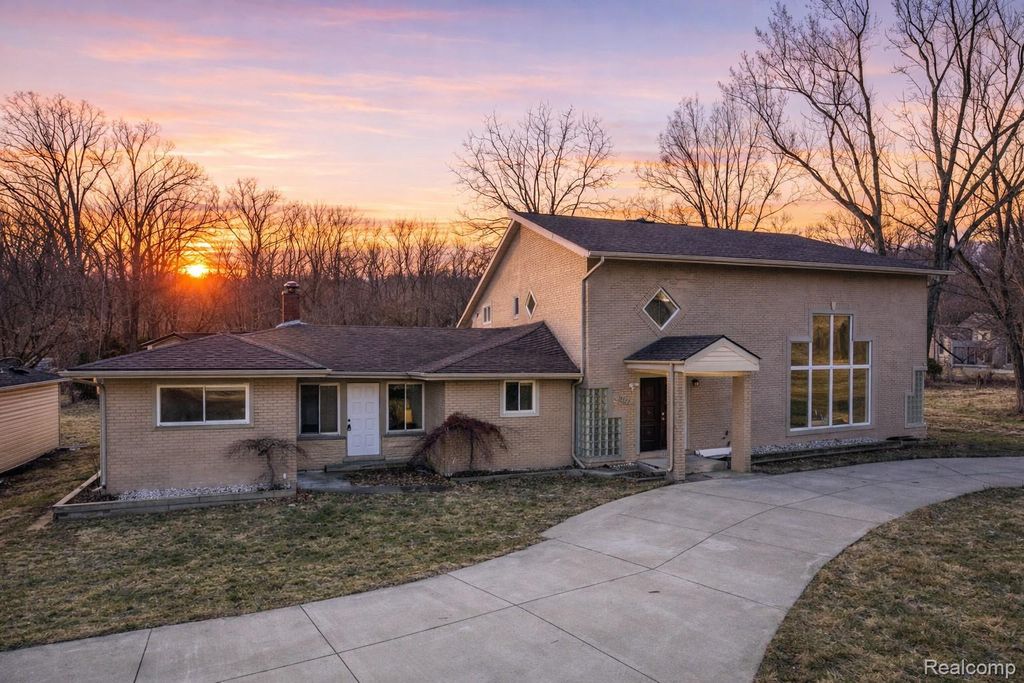 19580 Parke Lane, Grosse Ile
