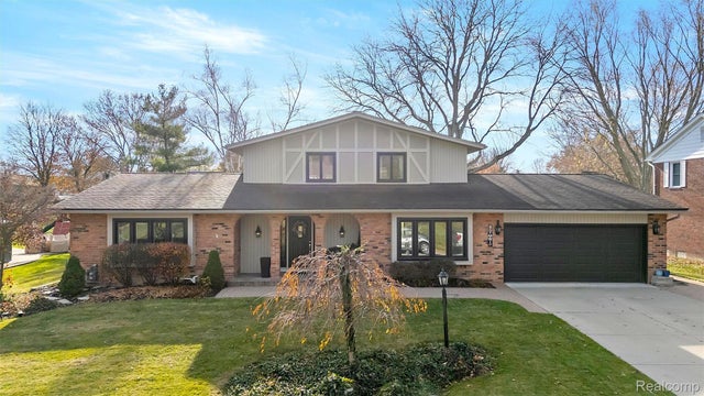 42085 Banbury Road, Northville township