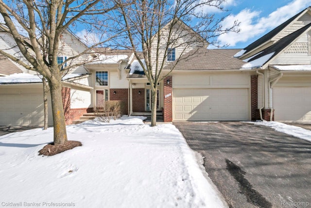 38178 Saratoga Circle, Farmington Hills city