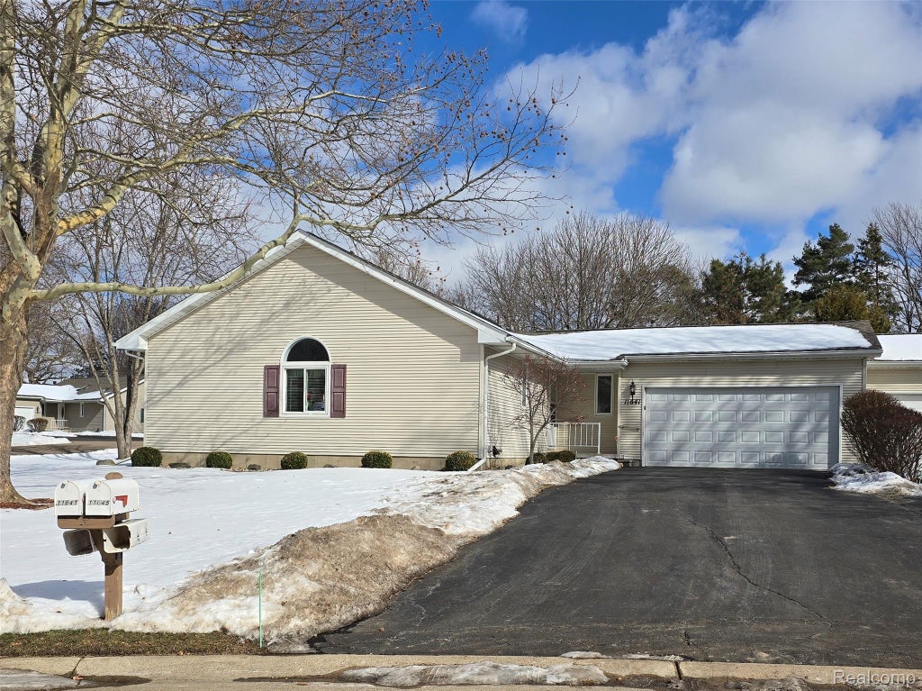 11641 Hawthorne Glen Drive, Grand Blanc city