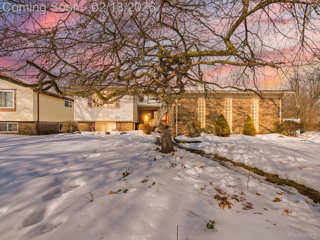 2365 Niagara Drive, Troy city