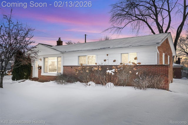 42011 Brentwood Drive, Plymouth charter township