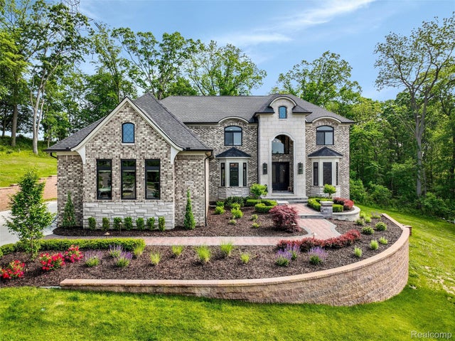 2584 Heights View Court, Rochester city