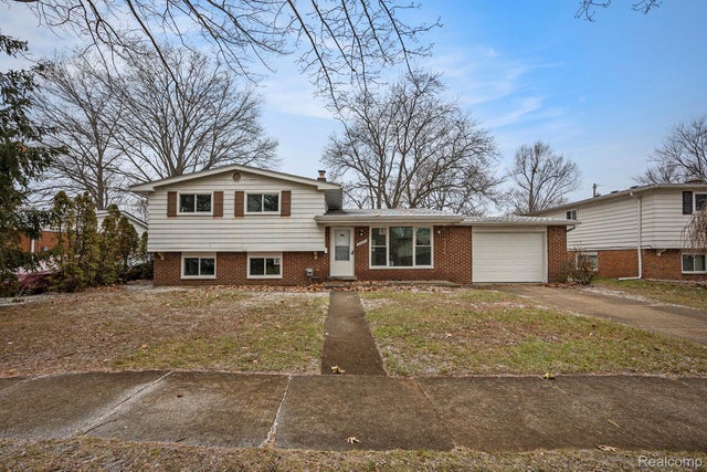 20931 Robinwood Street, Farmington city