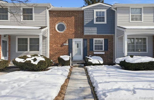 24624 Olde Orchard Street 121, Novi city