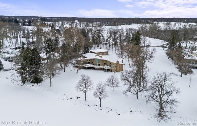 3333 W Shore Drive, Orchard Lake Village city