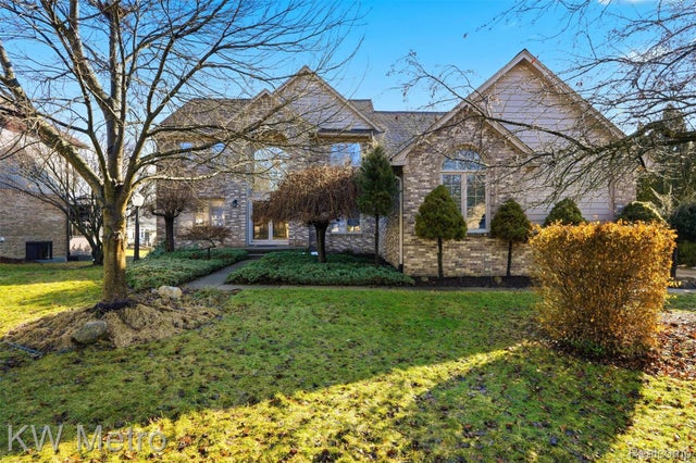 887 Grovecrest, Rochester Hills city