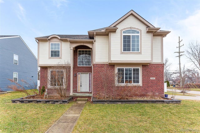 33555 Birchlawn, Westland city