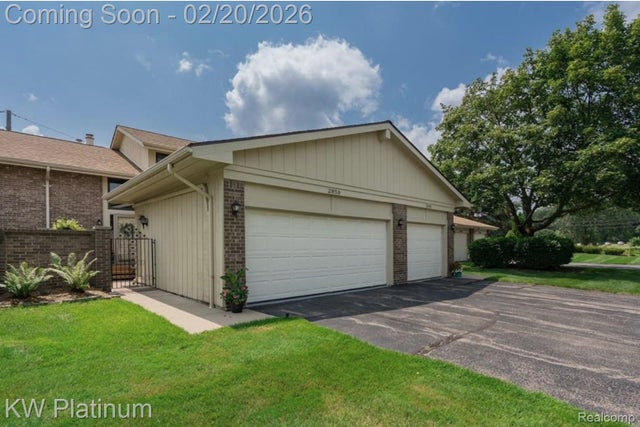 2959 Meadowbrook Drive, Rochester Hills city