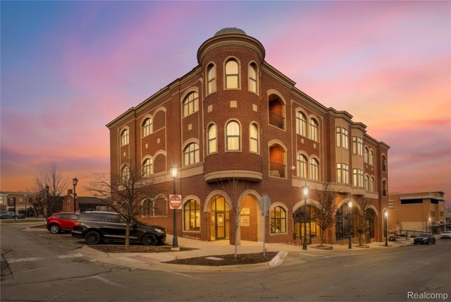 331 E Cady Street, Northville city