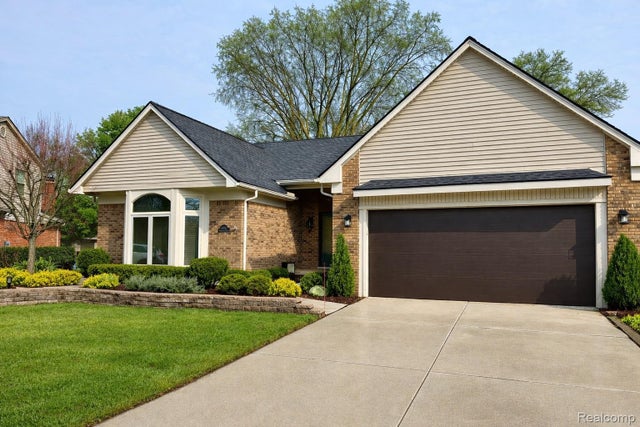 14852 Plymouth Crossing, Plymouth charter township