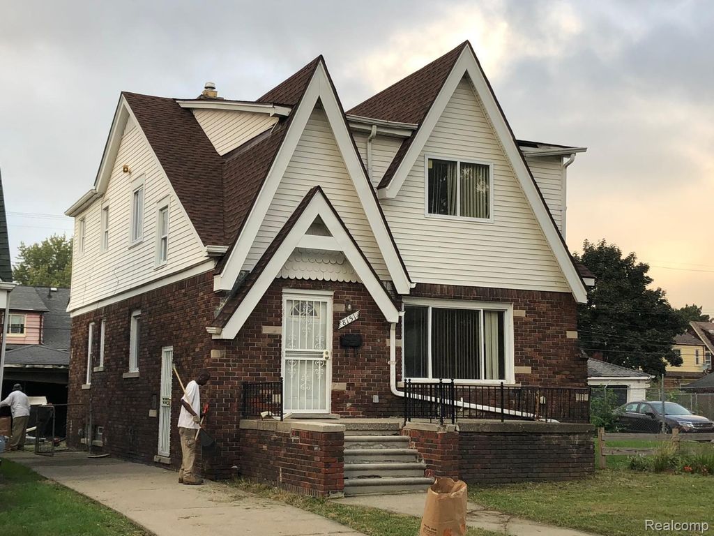 8151 Rolyat Street, Detroit city