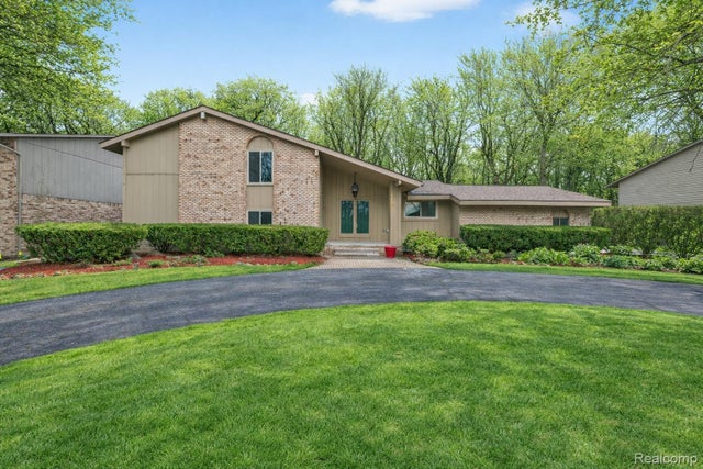 28902 Creek Bend Drive, Farmington city