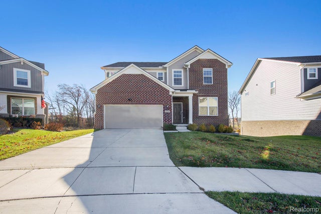 58543 Navarra Drive, South Lyon city