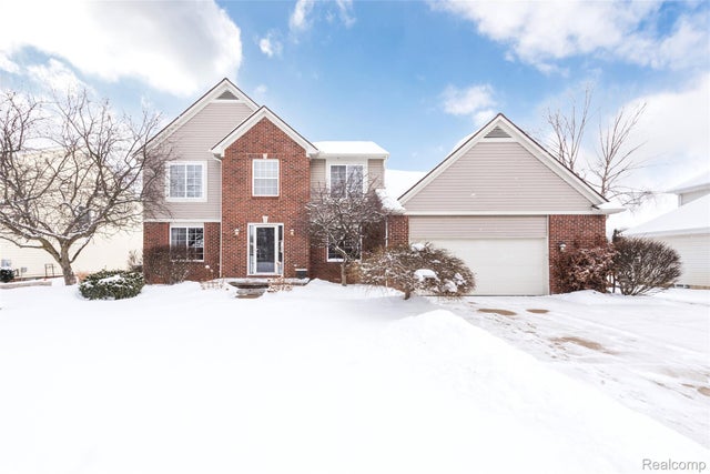 25886 Carriage Lane, Lyon charter township