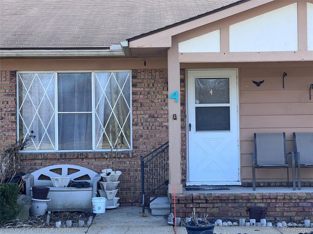 61035 11 Mile Road, South Lyon city