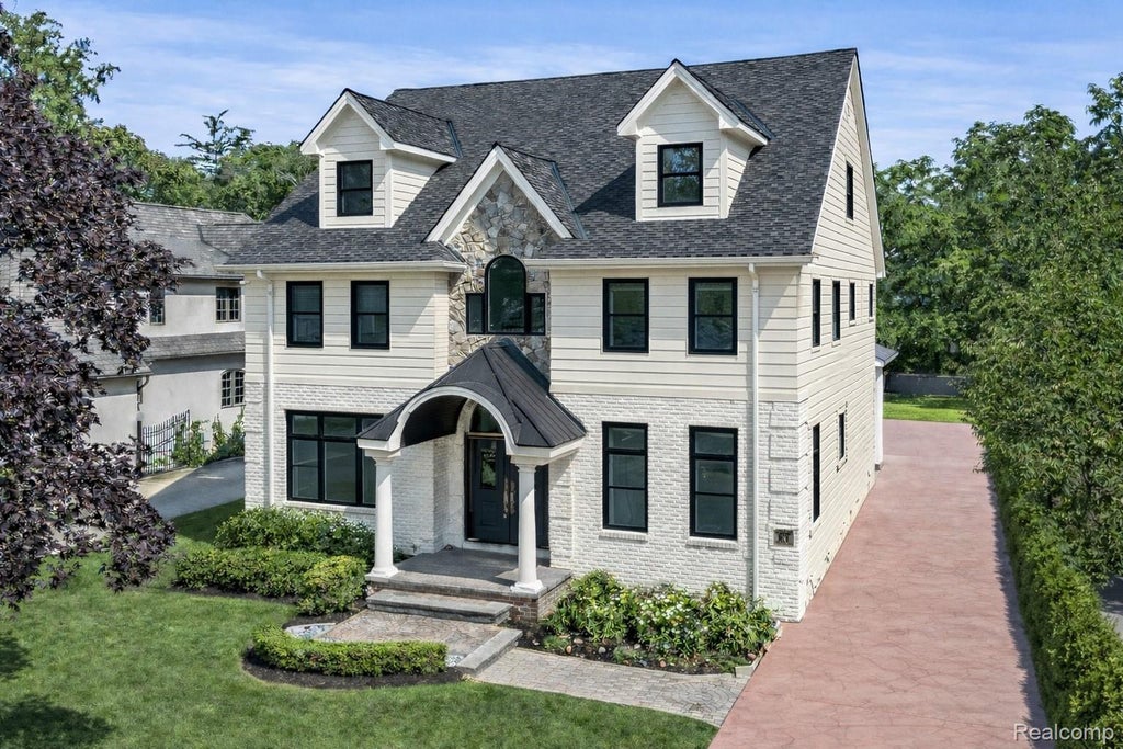 670 Oak Avenue, Birmingham city