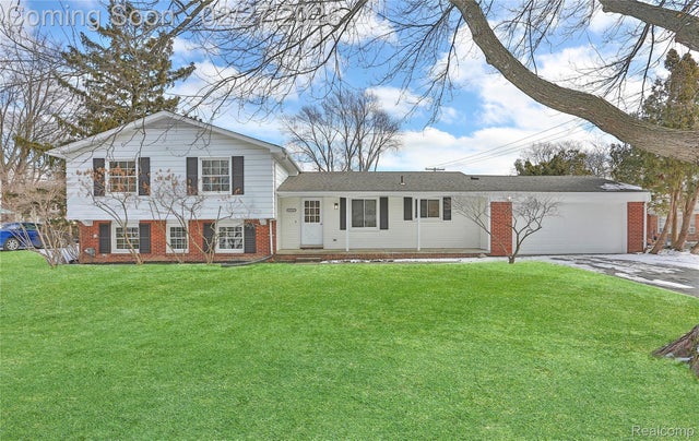 28542 Kendallwood Drive, Farmington Hills city